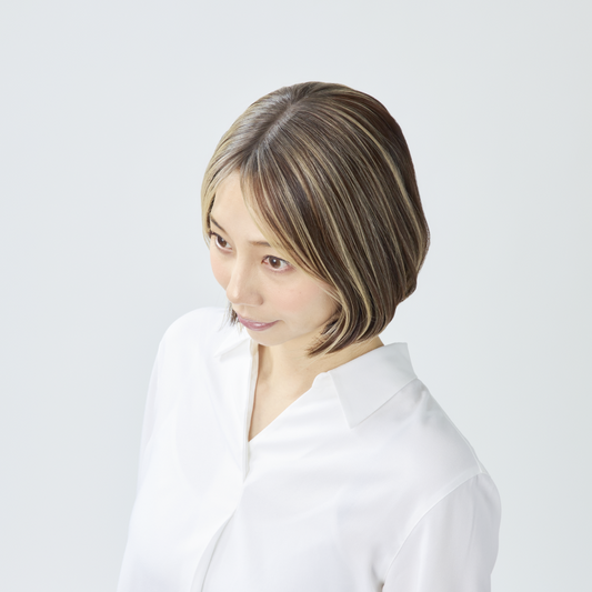 シャンパンゴールド