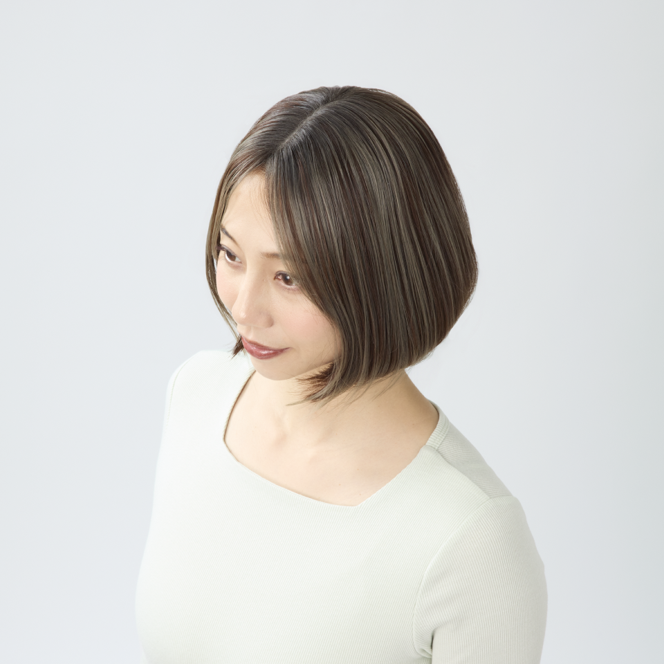 オリーブベージュ
